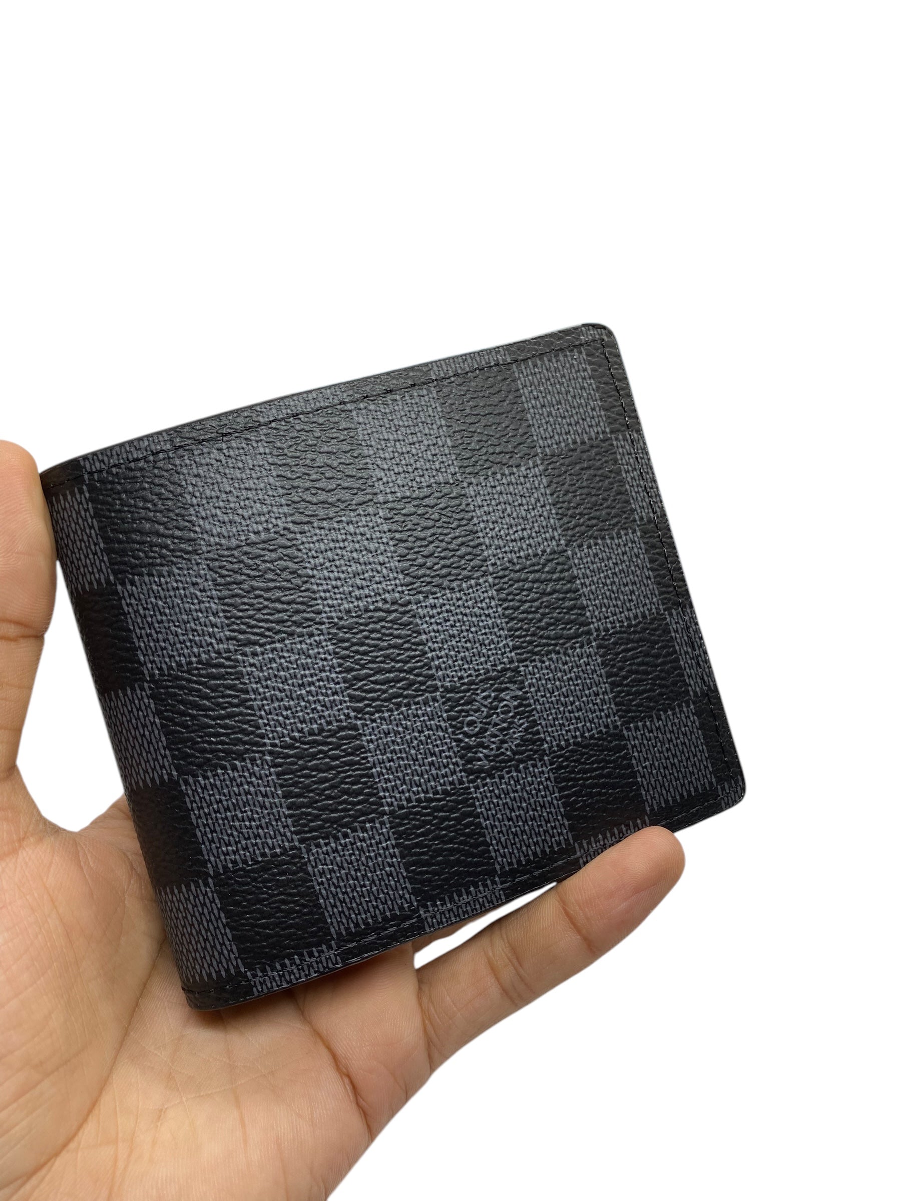 Branded short wal