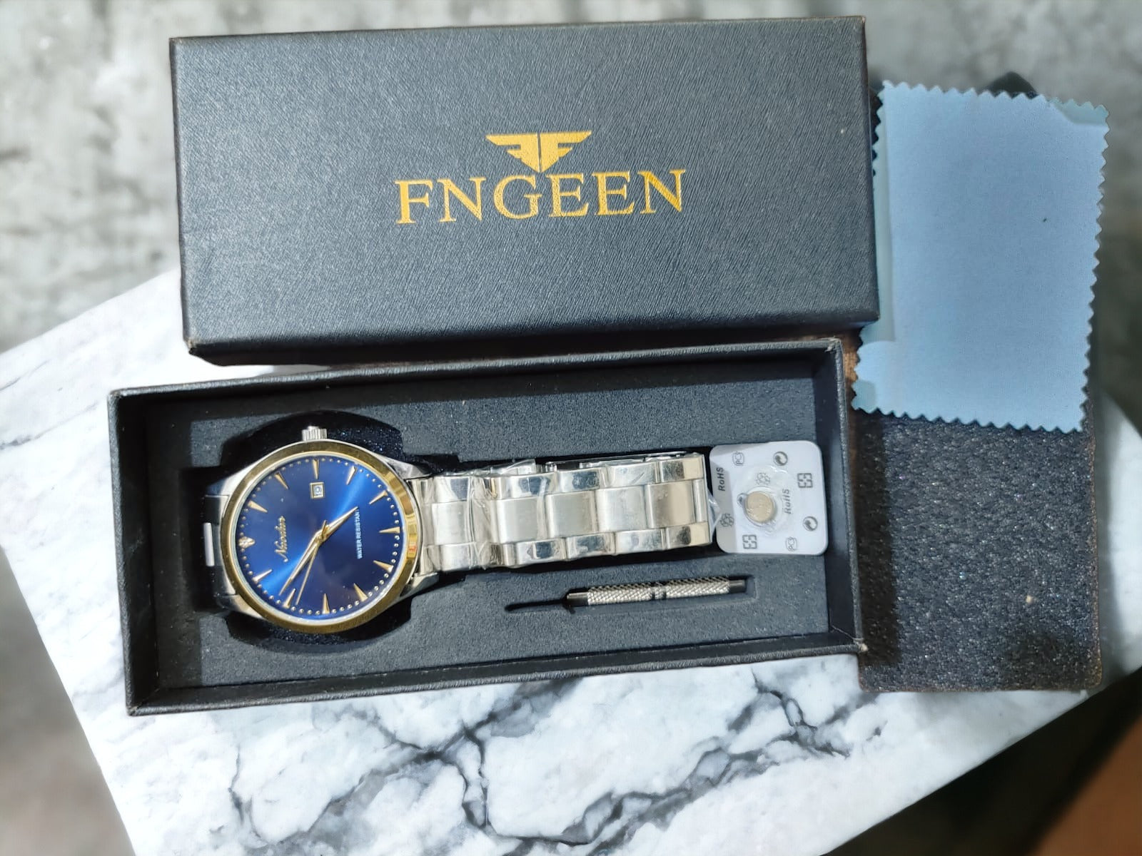 Imported Silver Watch with Date Display and Striking Blue Screen - Fashion Trident